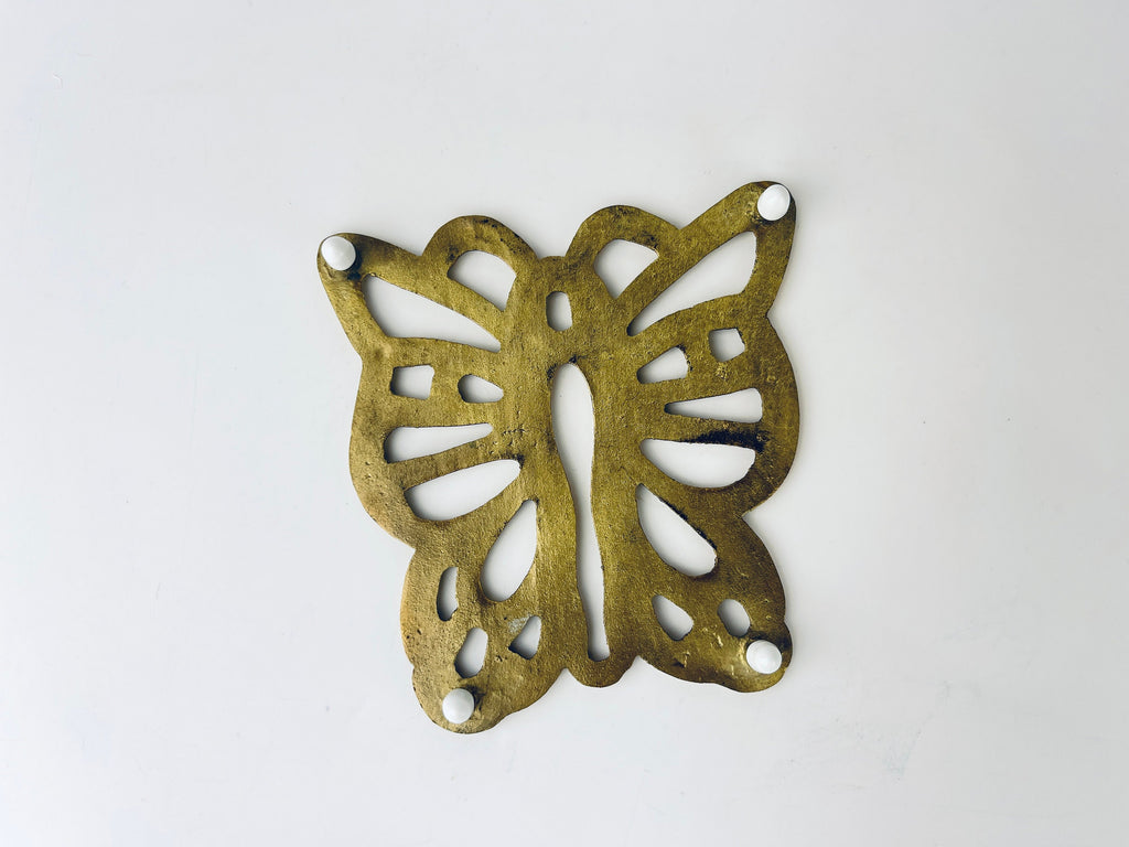 Product image for 'vintage brass butterfly trivet hot pot plate holder table saver attractive aged metal patina' (view 14b3a3)