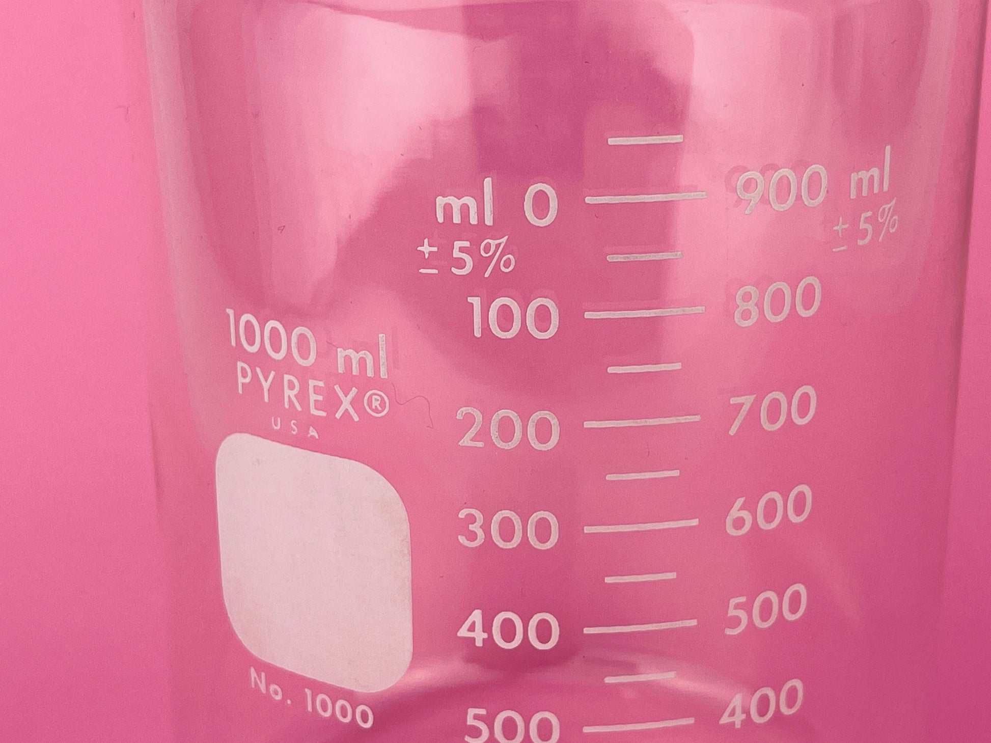 Product image for 'vintage pyrex glass beaker measuring cup no 1000 made in usa metric system 1000 ml 600 ml sold separately' (view 035005)