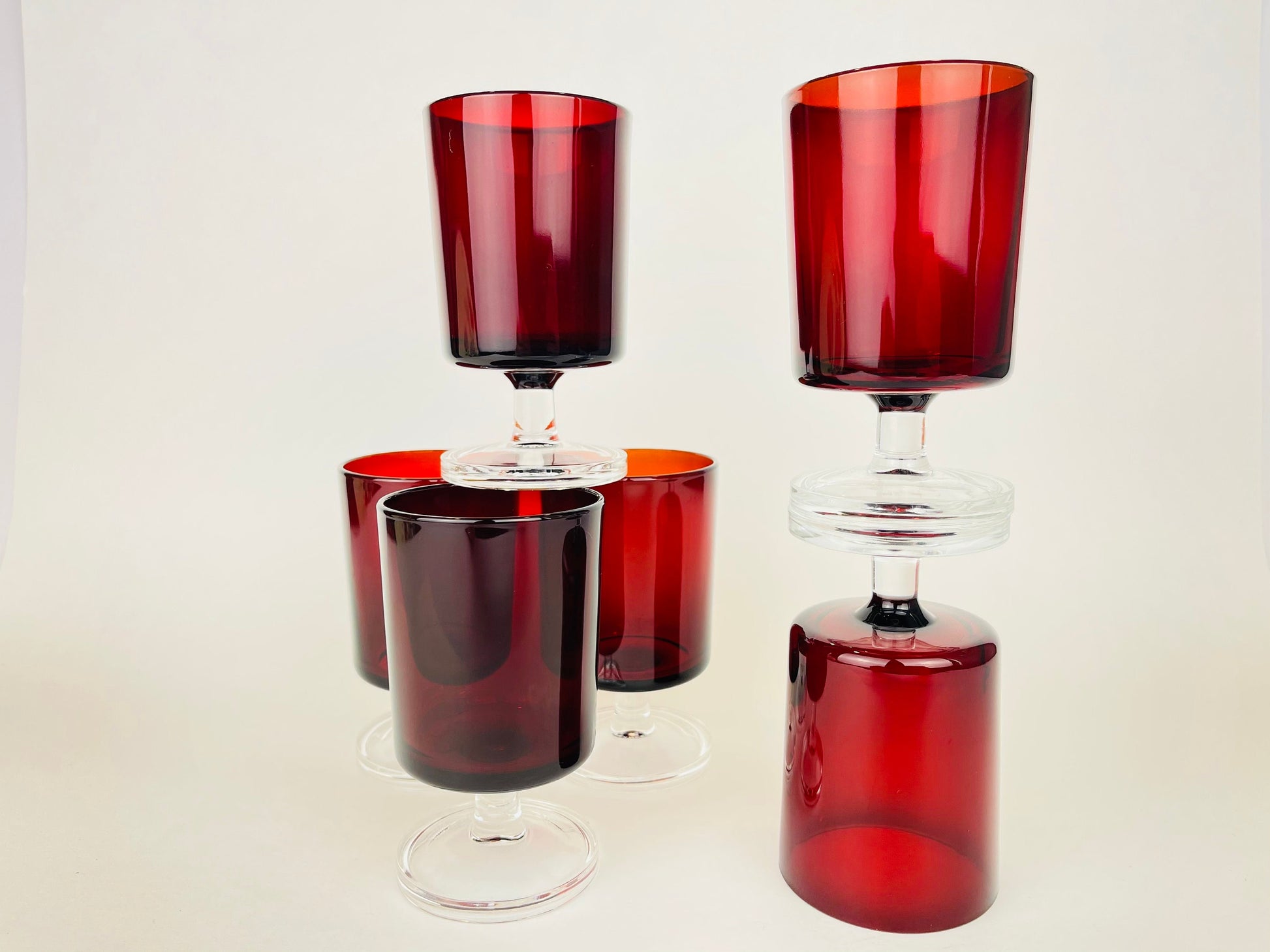 Product image for 'vintage cranberry red drinking glasses goblets set of six 6 made by luminarc in france' (view e8d04e)
