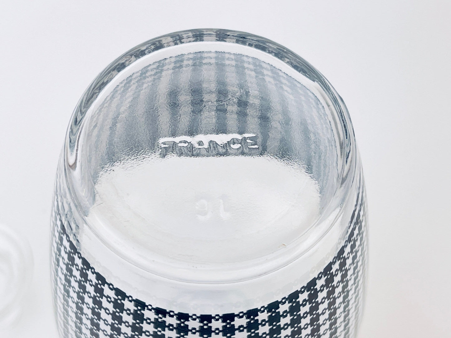 Product image for 'vintage houndstooth glass decanter shot glass barware set made in france' (view 5d85ca)