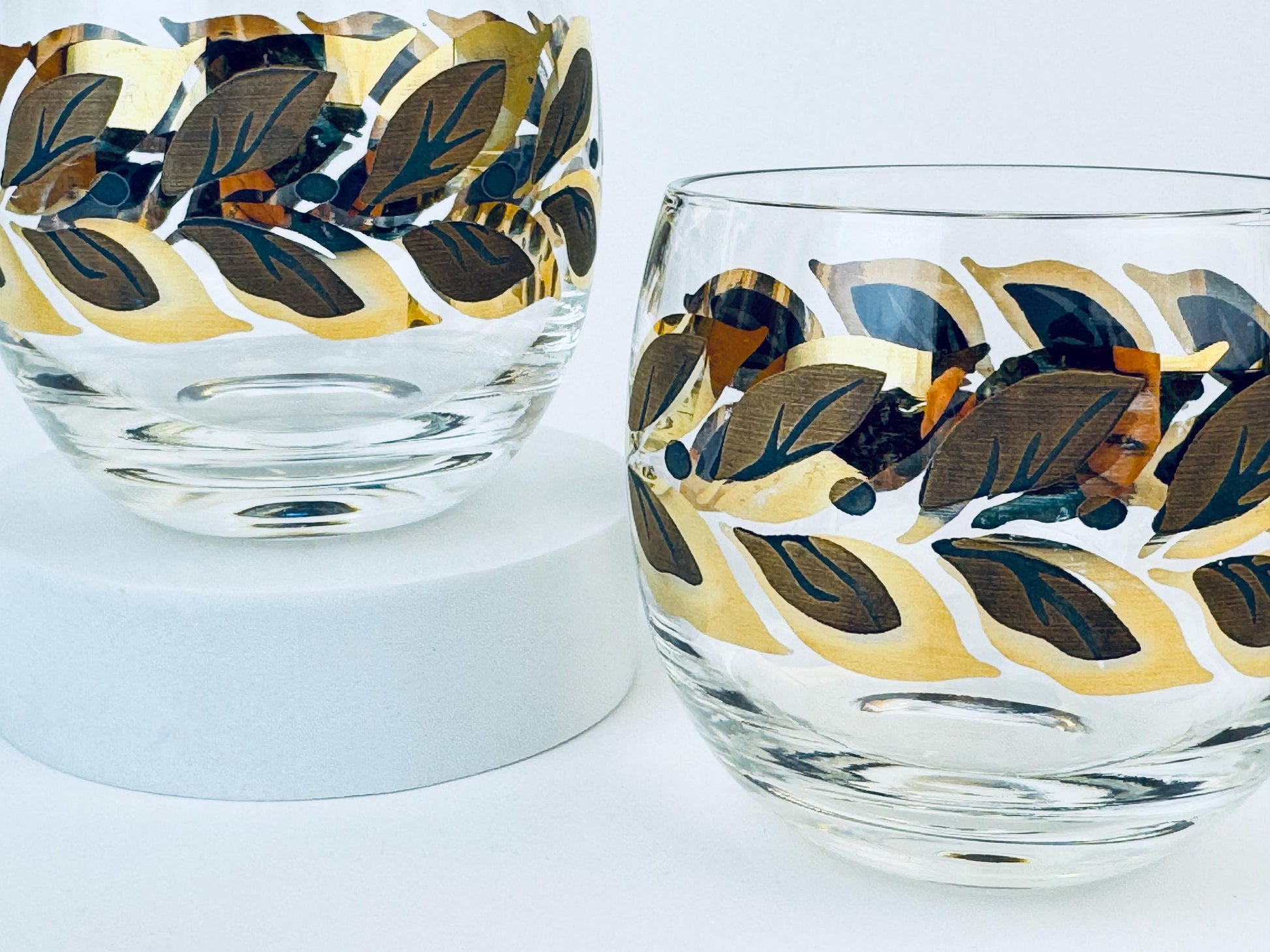 Product image for 'vintage federal glass gold laurel leaf roly poly glasses set of two 2' (view 8e6ffc)
