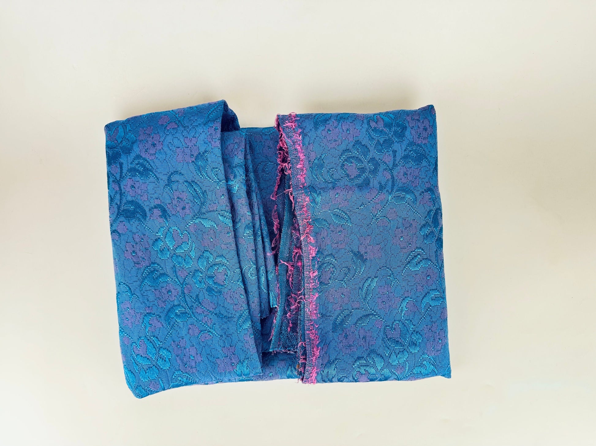 Product image for 'vintage shinny blue pink grandma couch upholstery fabric 40 x 53' (view 399972)