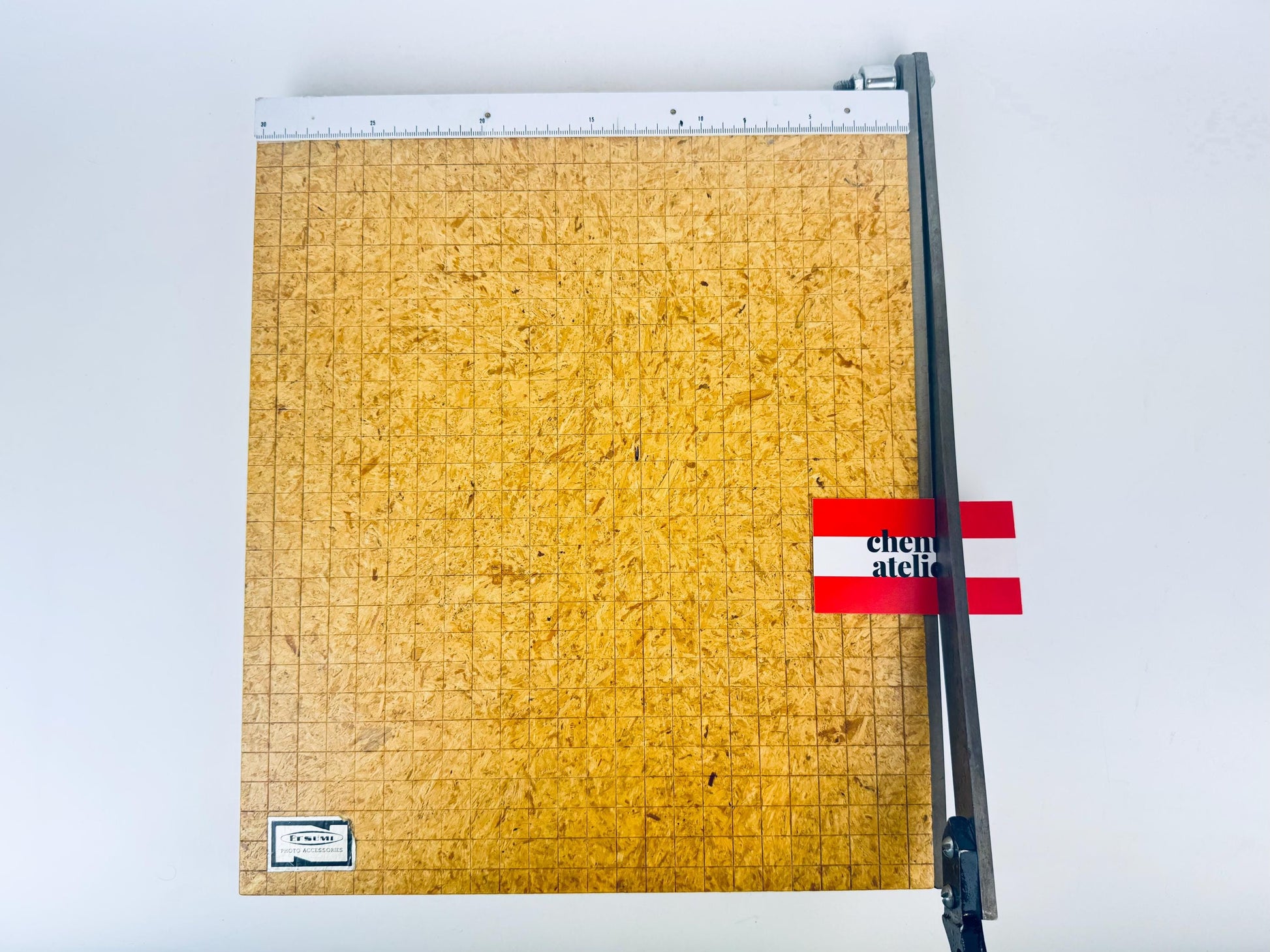 Product image for 'vintage wood metal guillotine photo trimmer made in japan by etsumi' (view eb90e7)
