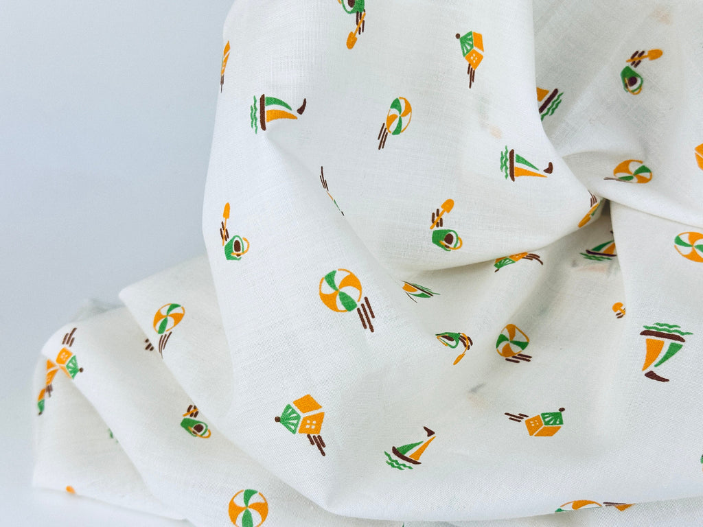 Product image for 'vintage white summer beach fabric sailboat beach ball design 44 x 45' (view b3f41f)