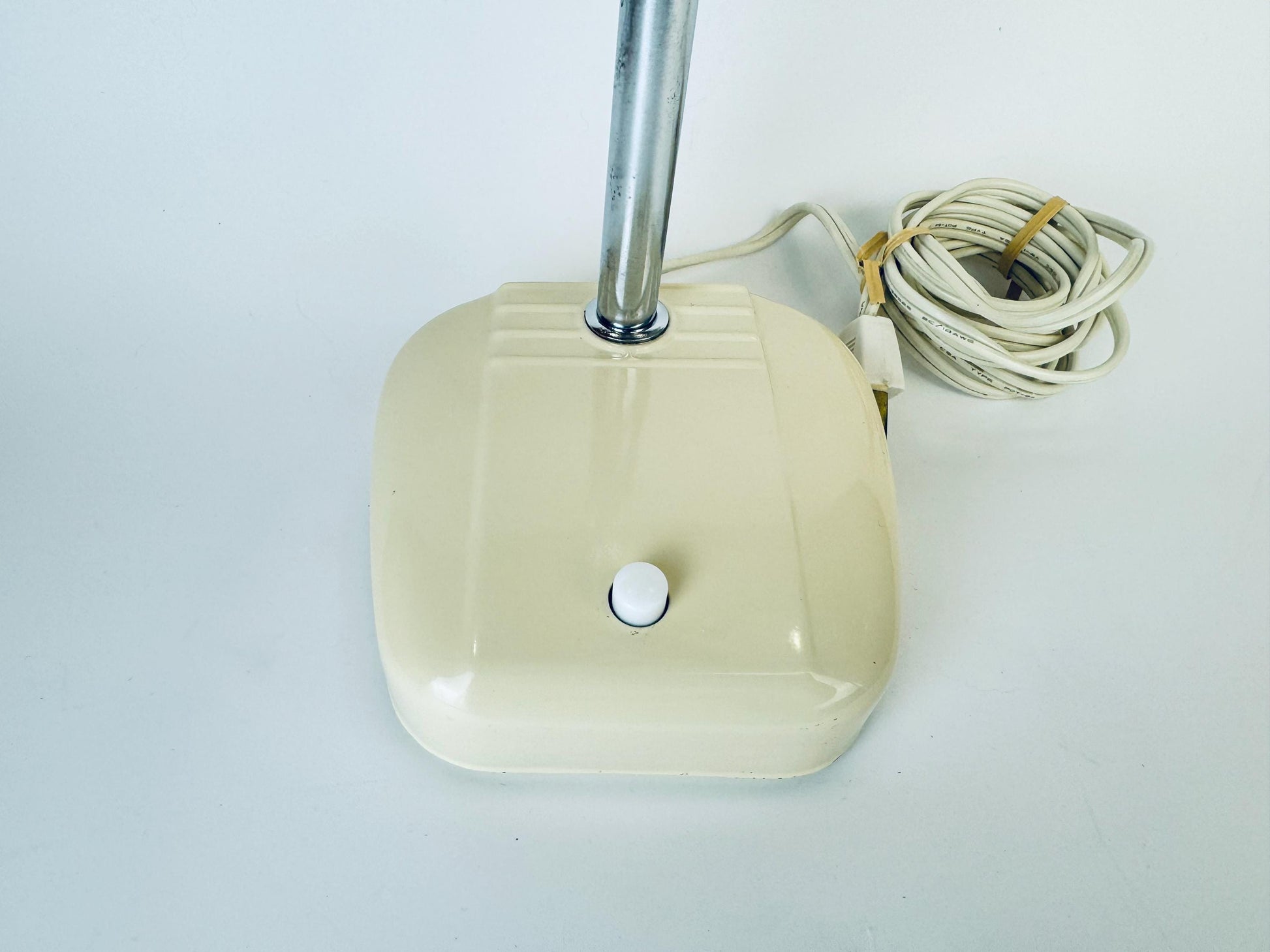 Product image for 'vintage beige metal task study table lamp flexible silver metal gooseneck' (view ebfa55)