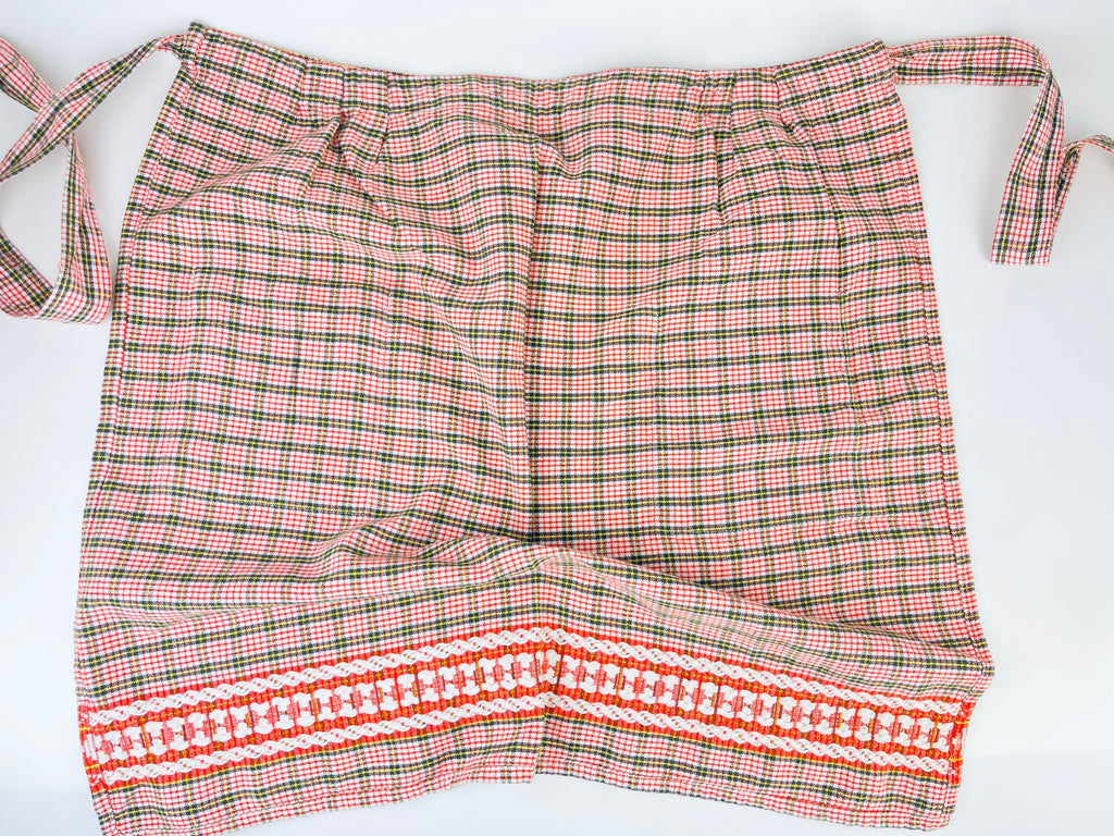 Product image for 'vintage red white plaid dual pocket waist apron' (view edea97)