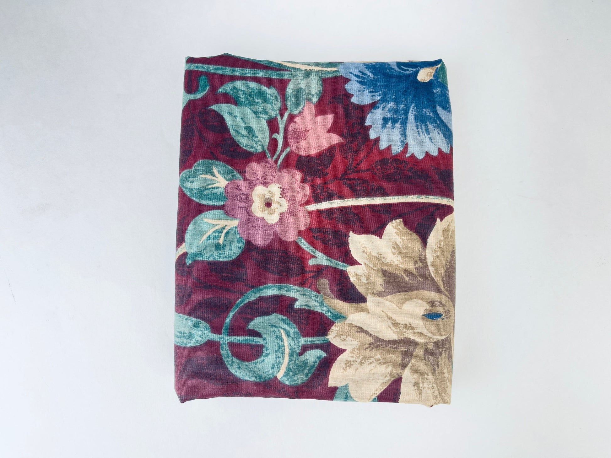Product image for 'vintage maroon large floral print fabric 45 x 80' (view a89b9c)