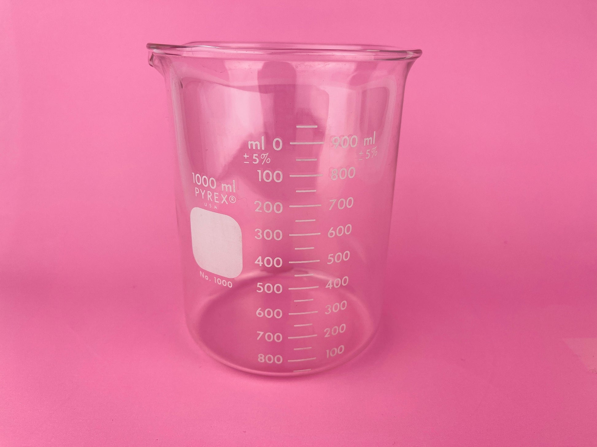 Product image for 'vintage pyrex glass beaker measuring cup no 1000 made in usa metric system 1000 ml 600 ml sold separately' (view 2b81e3)