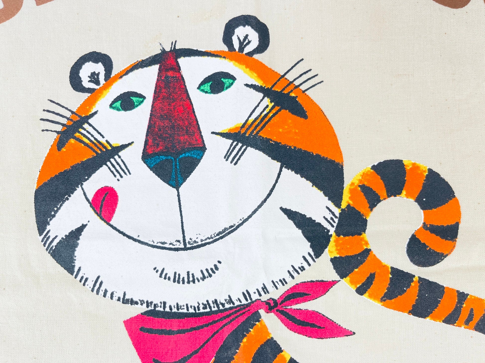 Product image for 'vintage tiger cartoon character linen blend laundry bag shoulder strap cinch closure' (view 74fa48)