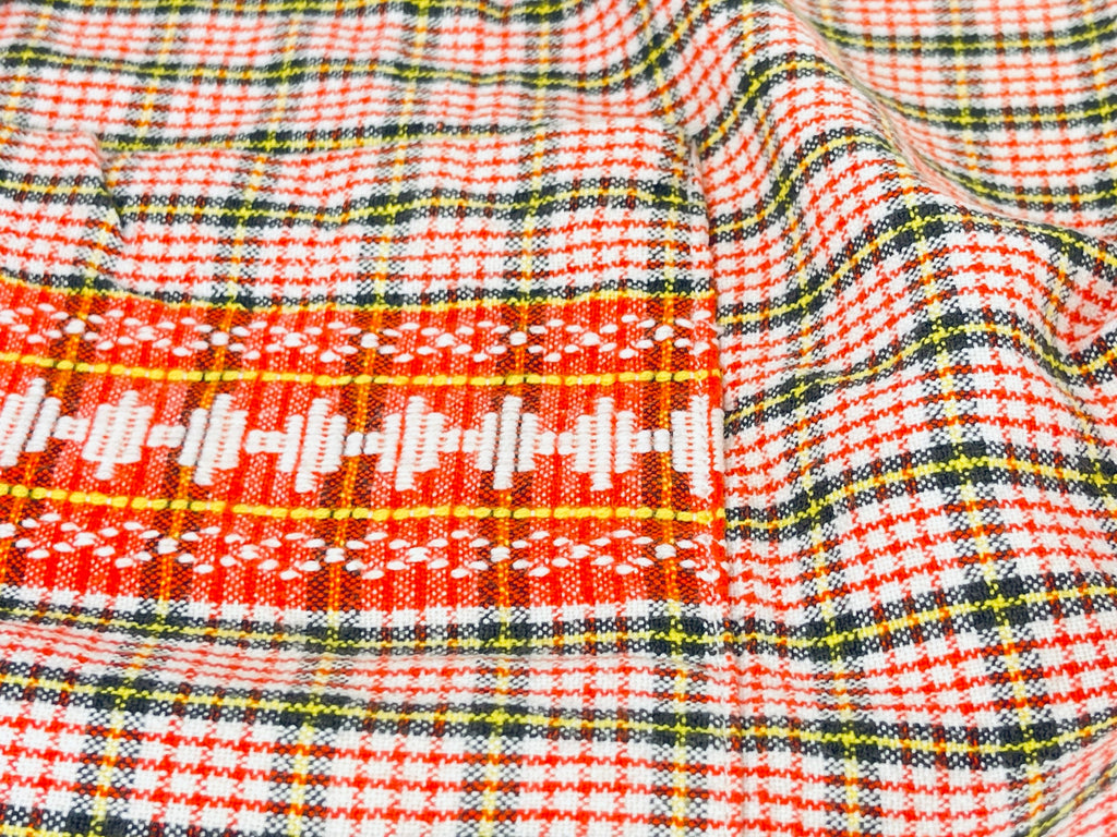 Product image for 'vintage red white plaid dual pocket waist apron' (view 41cc0d)