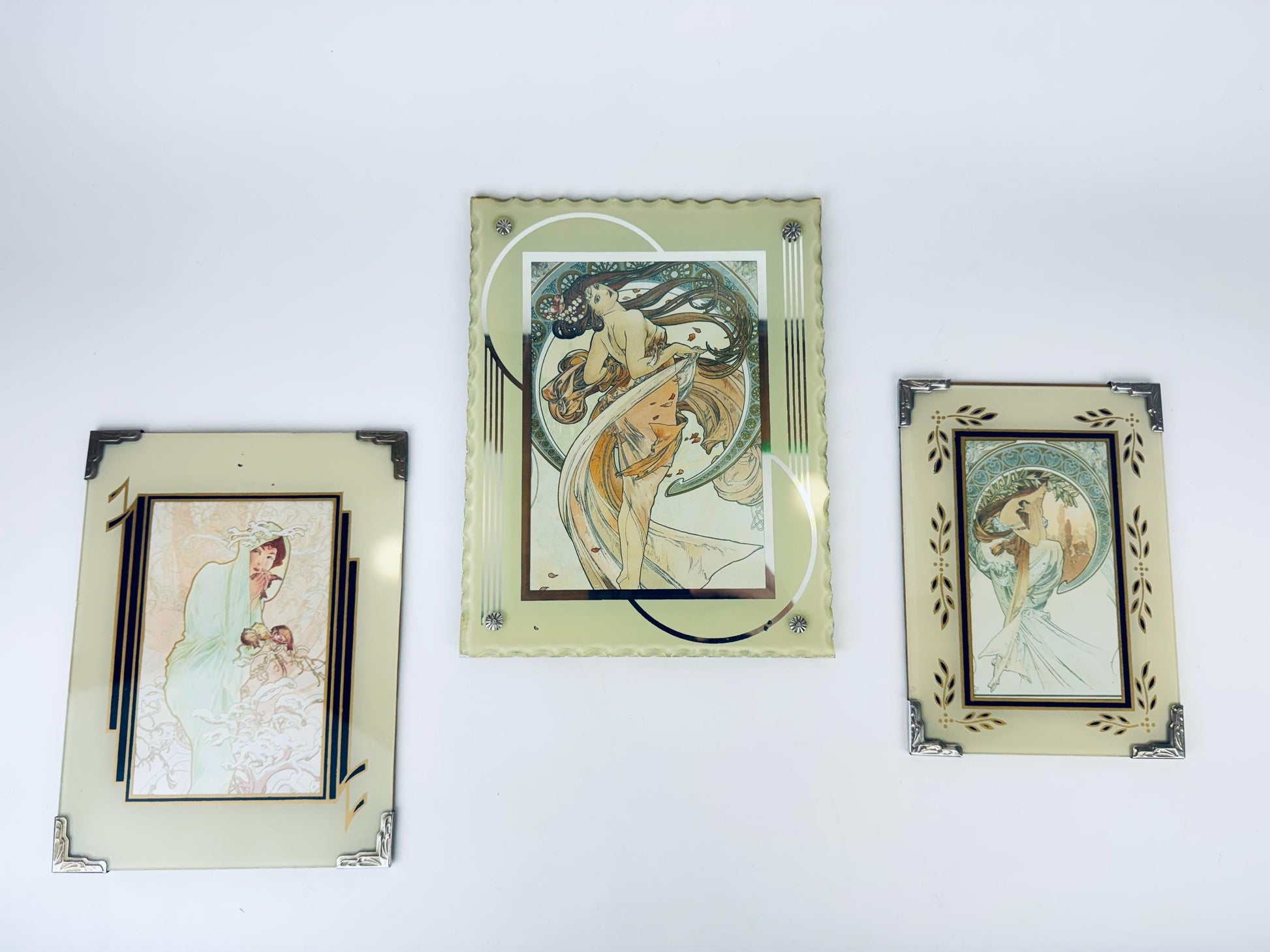 Product image for 'vintage art deco glass picture frame timeless elegance for your treasured memories' (view 4d57d1)