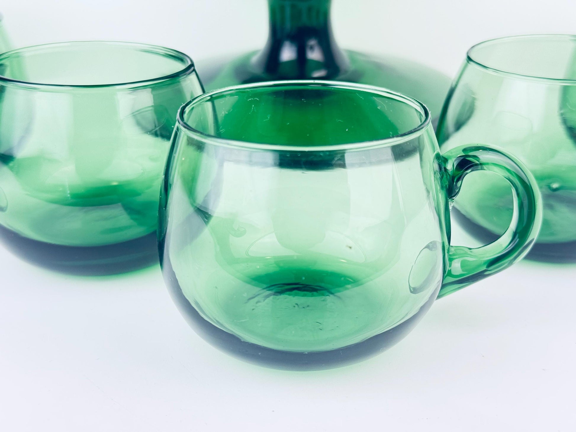 Product image for 'vintage verde green italian empoli art glass footed punch bowl set ladle seven 7 cups italian art glass elegance' (view ac5ff2)