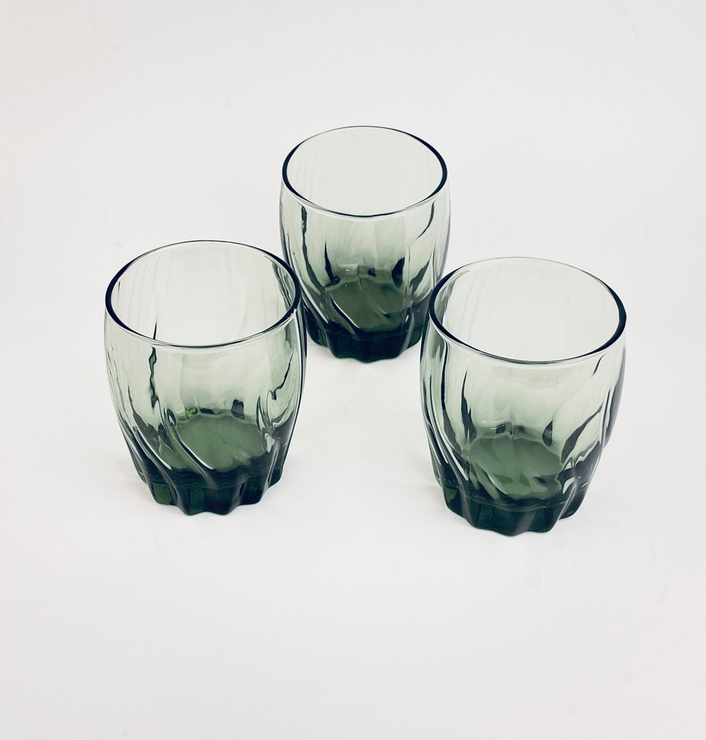 Product image for 'vintage starfire green anchor hocking glasses set of three 3 swirled bottom pattern' (view e55f14)