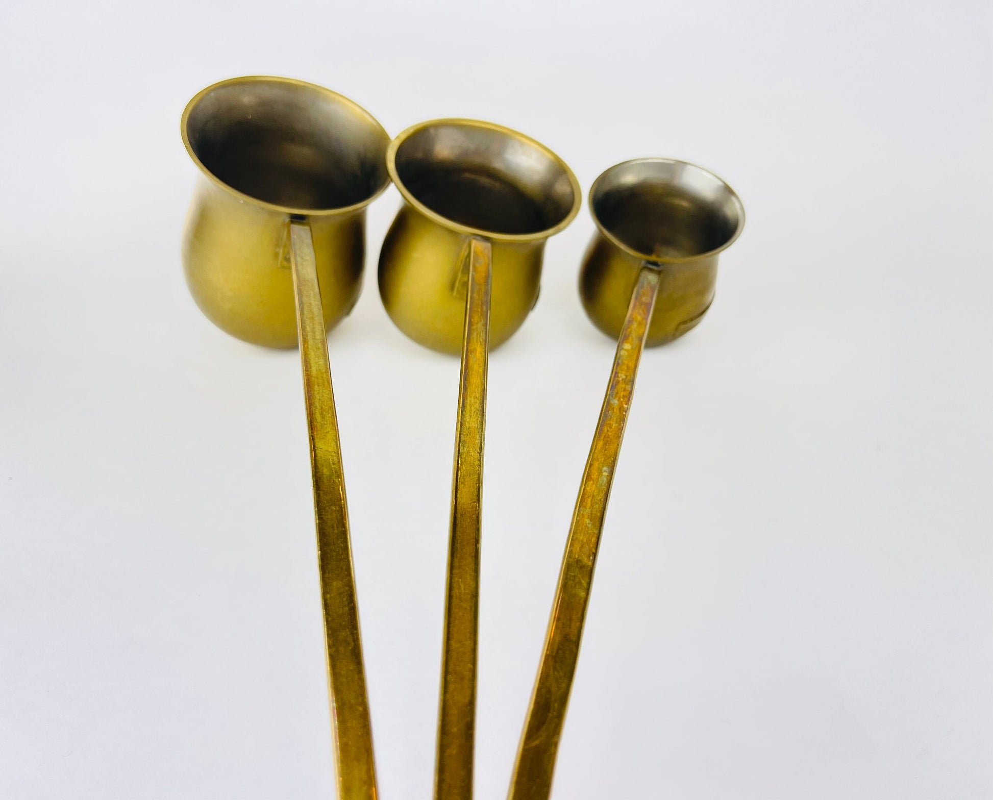 Product image for 'vintage brass spirit measures for the sophisticated bar timeless elegance' (view 62dfda)