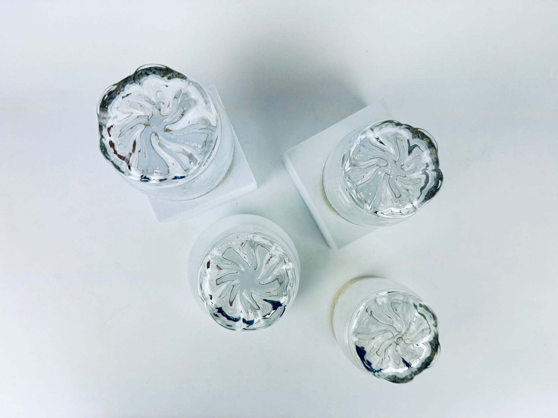 Product image for 'vintage frosted swirl gold striped low ball glasses set of four 4' (view 136133)