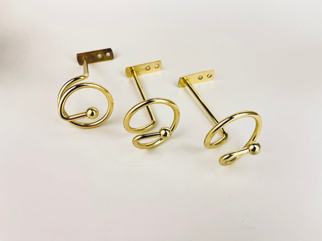 Product image for 'vintage brass swirl spiral brass wall hook aged metal patina set of three 3' (view 6bbdd7)