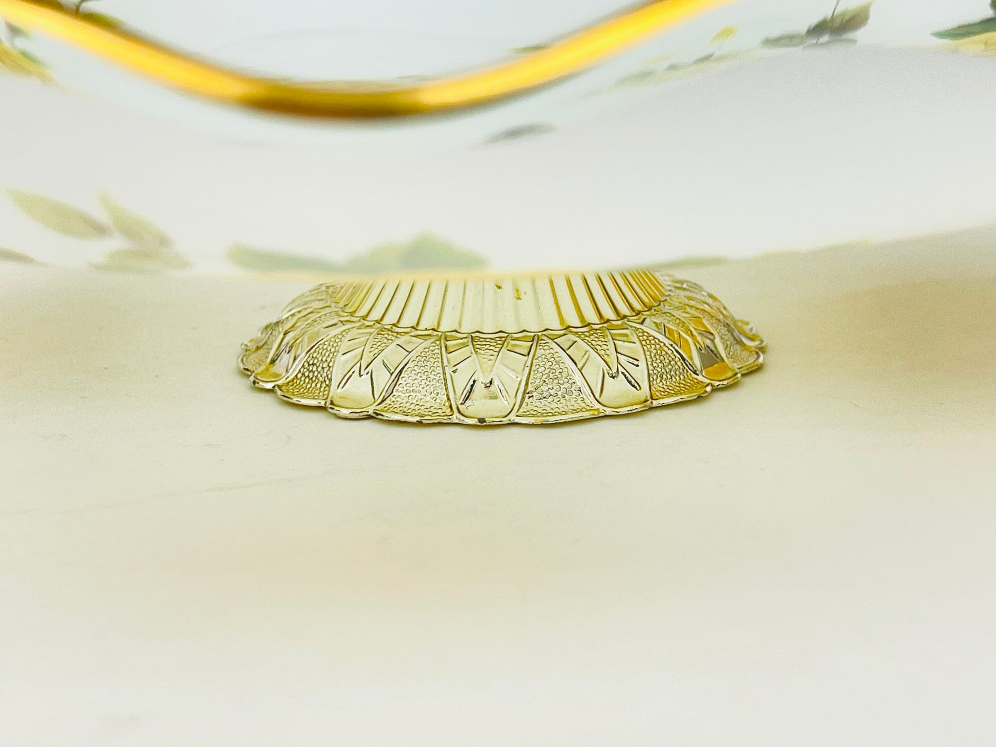 Product image for 'vintage ruffled glass yellow rose floral pedestal bowl james clarke sons england stoke on trent' (view 0cc05e)