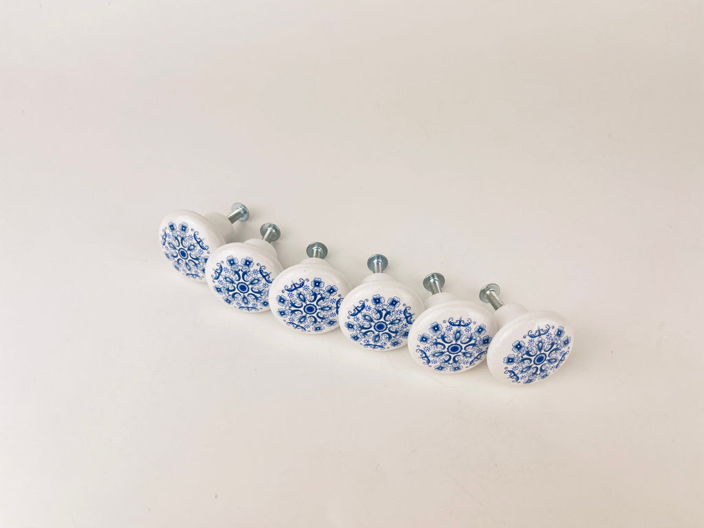 Product image for 'vintage chinoiserie style blue white floral ceramic knobs set of 2' (view 3e5423)