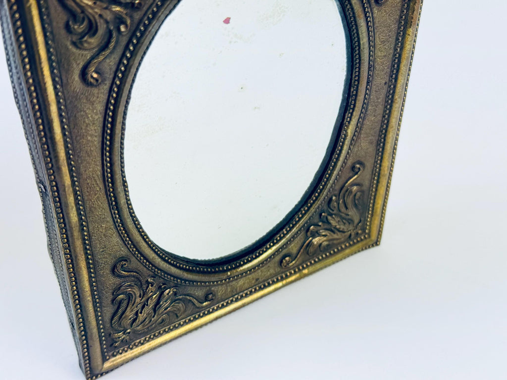 Product image for 'antique small brass oval wall mounted mirror' (view dab7fe)