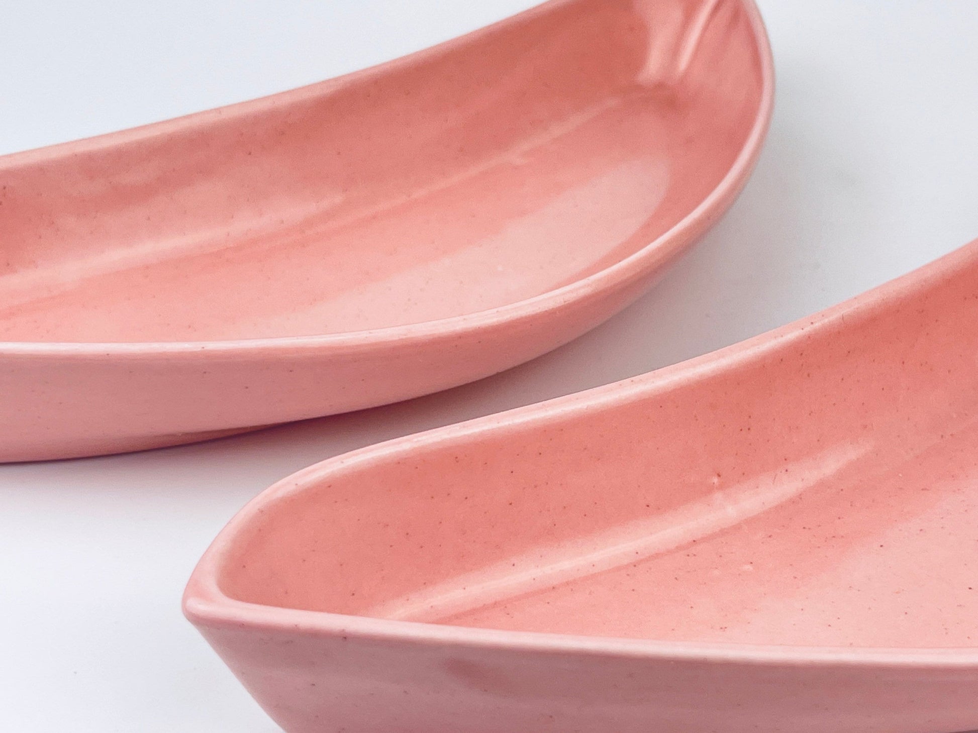 Product image for 'vintage 1950s pink boomerang dishes santa anita ware california mcm atomic ceramic tray set' (view c8a2ac)