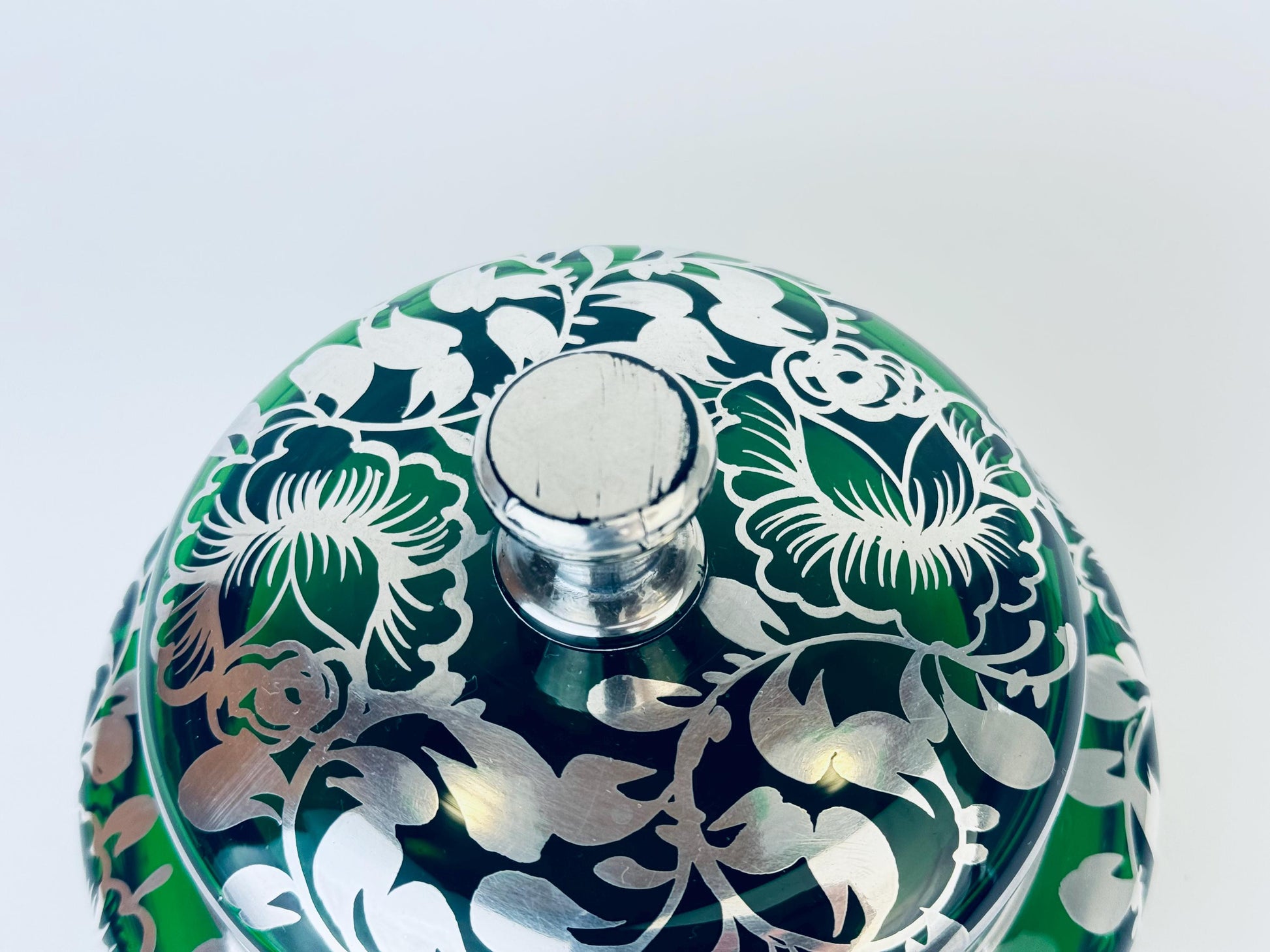 Product image for 'vintage dark forest green lidded glass vanity dresser jar silver floral leaf overlay pattern' (view a8f477)