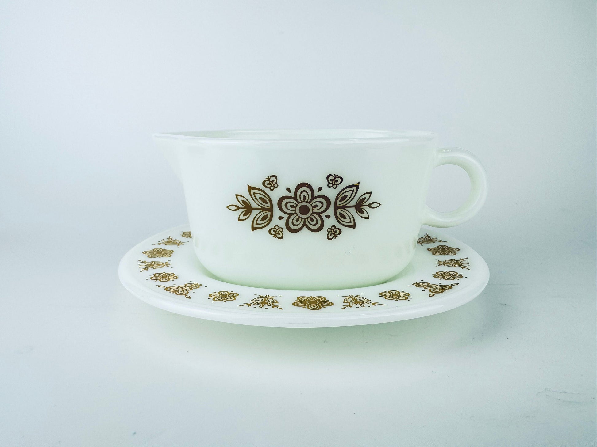 Product image for 'vintage pyrex butterfly gold pattern gravy boat sauce dispenser 77 b u gregory mirow design' (view dcc0ae)
