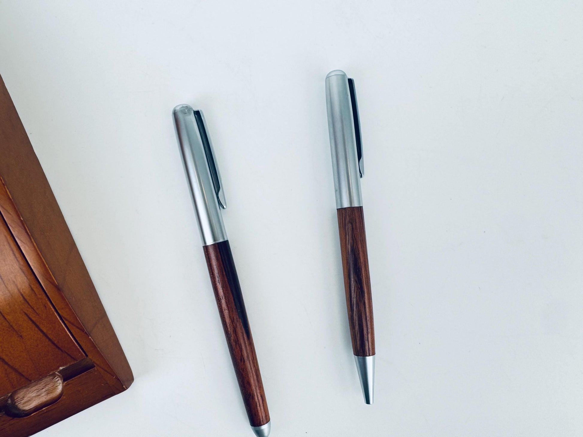 Product image for 'vintage 1980s faux wood pen pencil set classic executive gift' (view ee0c1f)