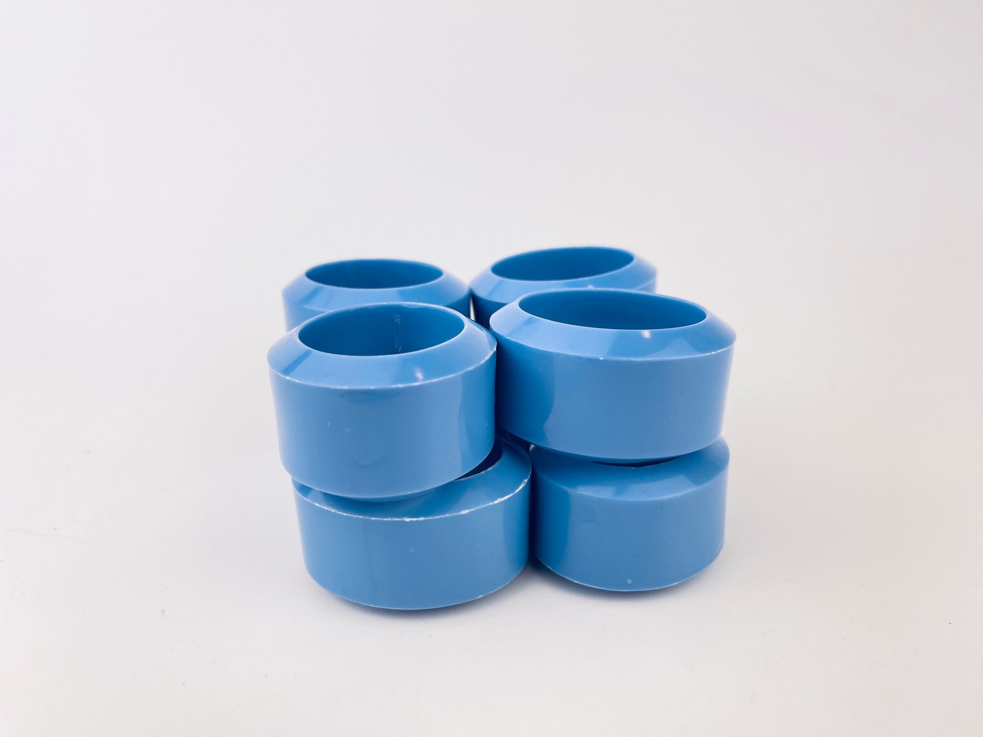 Product image for 'vintage robins egg blue oval plastic napkin rings set of eight 8' (view 109ffc)