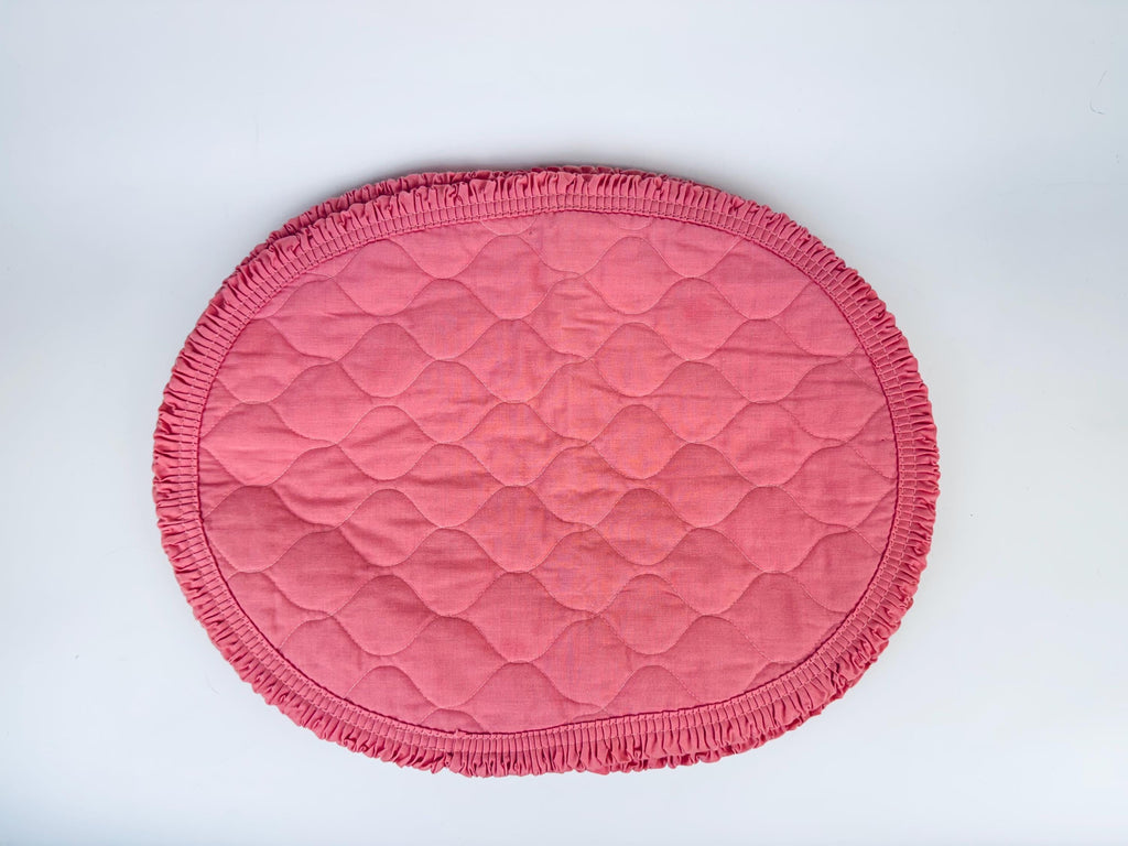 Product image for 'vintage pink quilted place mats ruffled edge set of four 4' (view afc6e7)