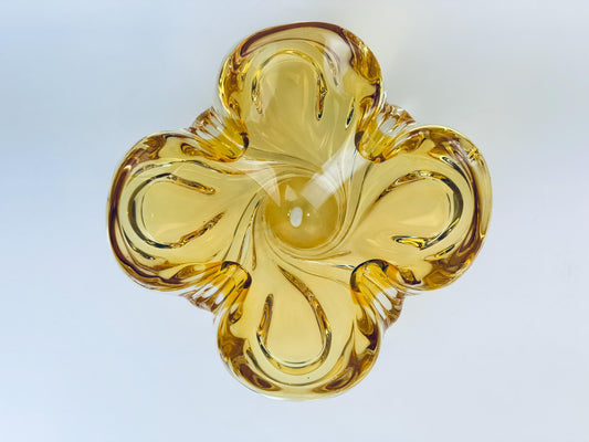 Product image for 'vintage amber chalet glass ashtray bowl made in canada' (view 74e14f)