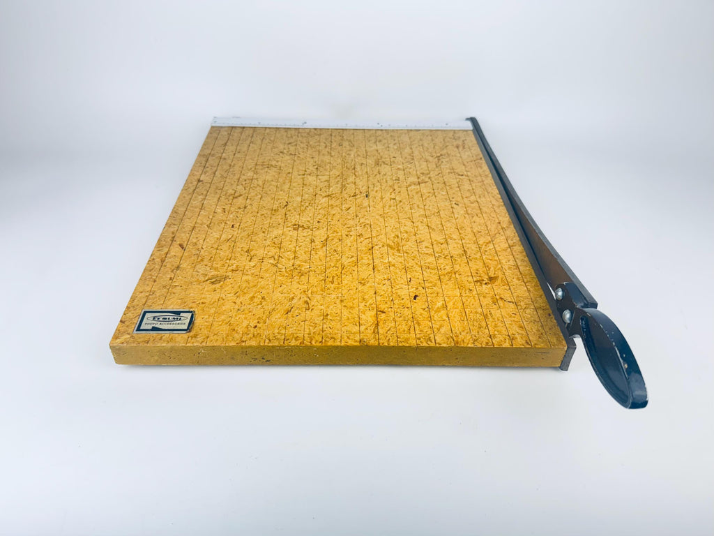 Product image for 'vintage wood metal guillotine photo trimmer made in japan by etsumi' (view 1a76e3)