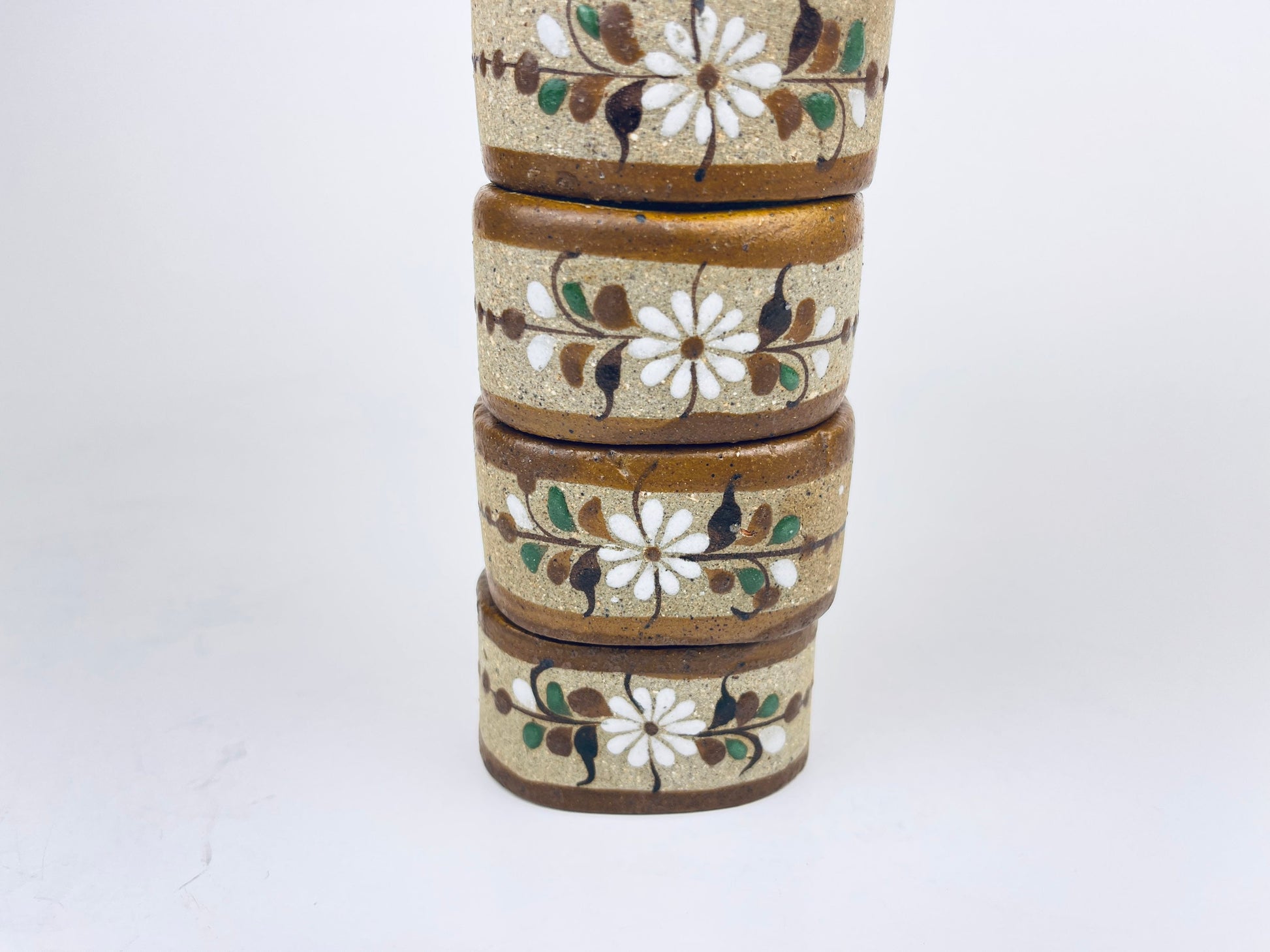 Product image for 'vintage hand painted boho concrete napkin ring holders set of five 5' (view 2b1d5e)