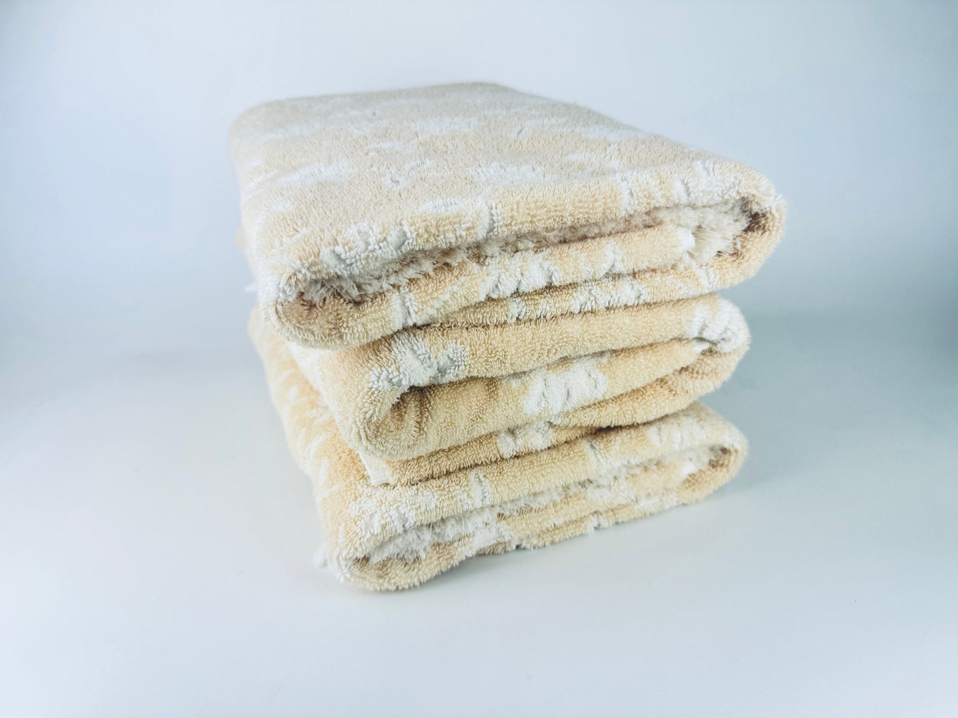 Product image for 'vintage royal family cannon rectangular beige white floral fringe bath towel made in usa cotton polyester blend sold separately' (view 671d65)
