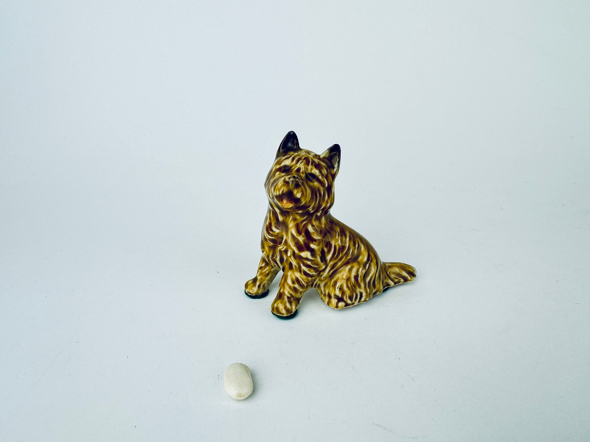 Product image for 'vintage wade whoppa porcelain cairn dog figurine made in england' (view 4d14b5)