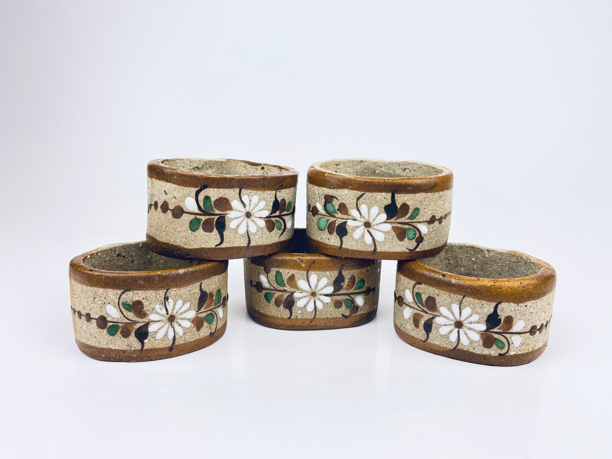 Product image for 'vintage hand painted boho concrete napkin ring holders set of five 5' (view 5899f9)