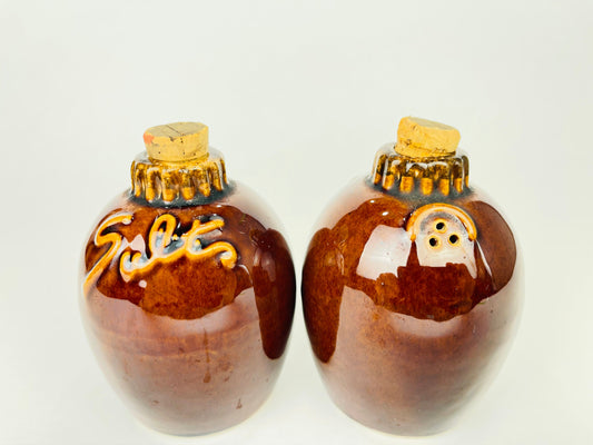 Product image for 'vintage hull salt pepper brown ceramic shakers oven proof usa cork tops' (view 78f726)