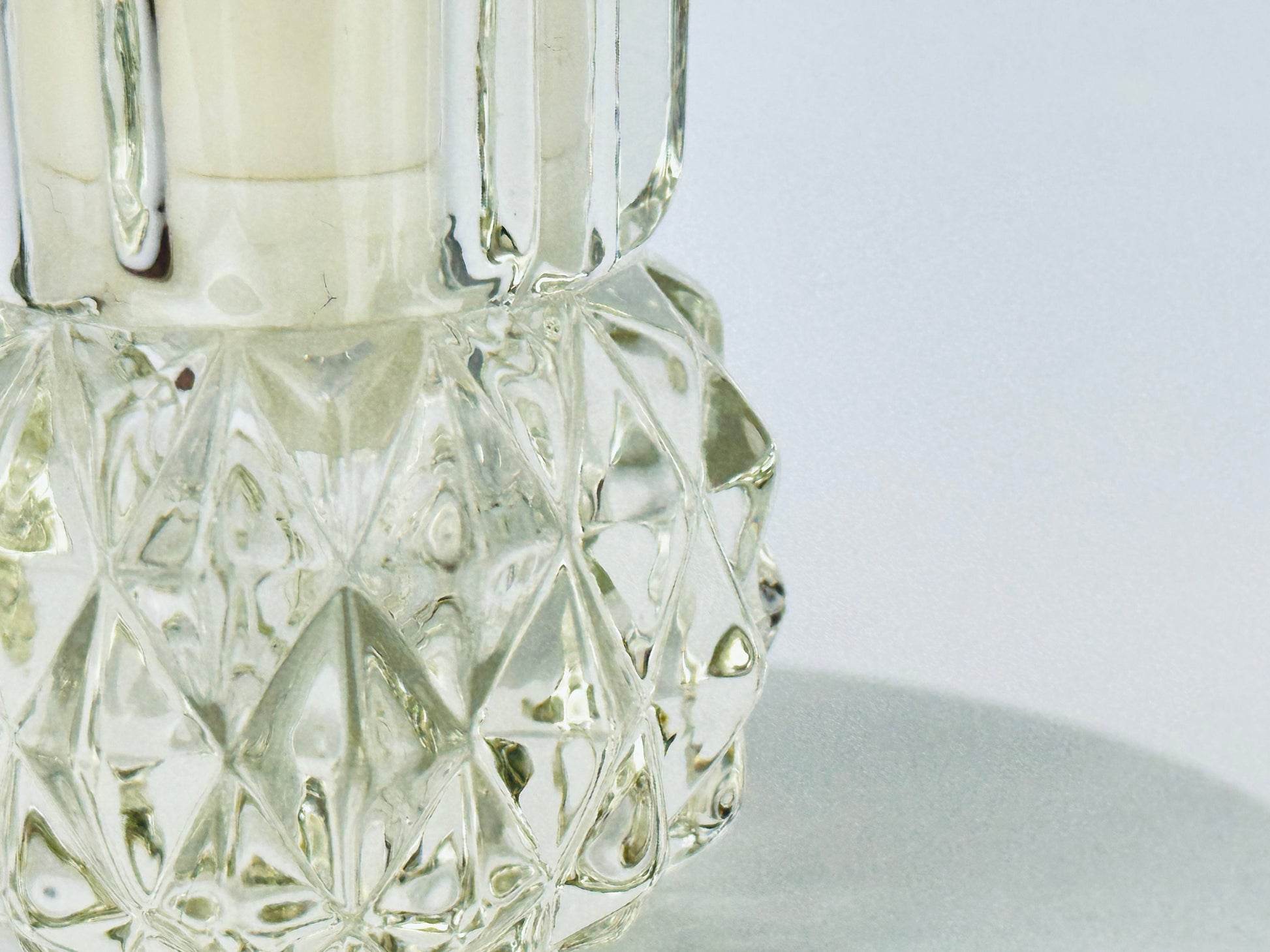 Product image for 'vintage diamond cut crystal candlestick holders with silver rims set of 2' (view a435fe)