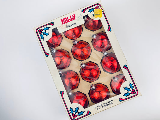 Product image for 'vintage red glass christmas tree ornaments set of twelve 12 american made by holly ornaments' (view e8aafc)