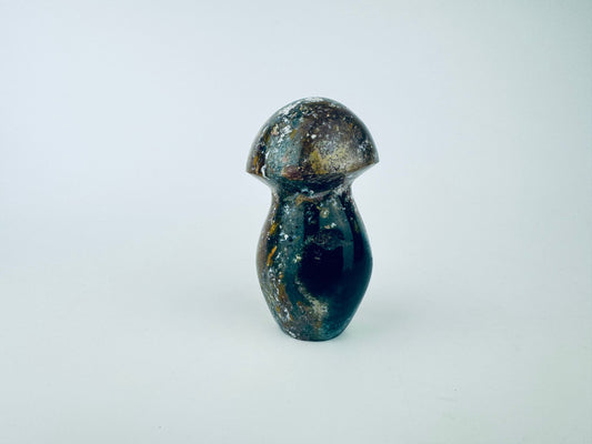 Product image for 'vintage two toned decorative stone mushroom figurine' (view e0b927)