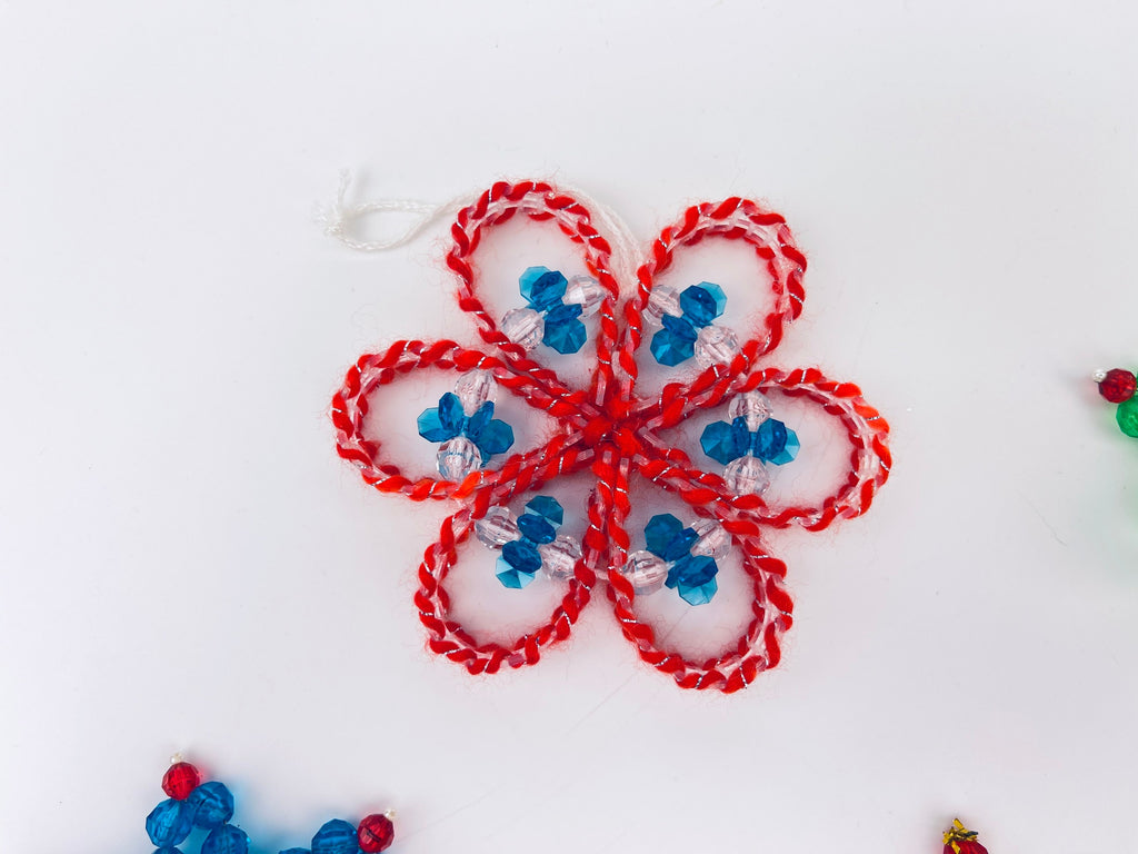 Product image for 'vintage handmade beaded christmas ornaments snowflakes set of four 4' (view 2b8026)