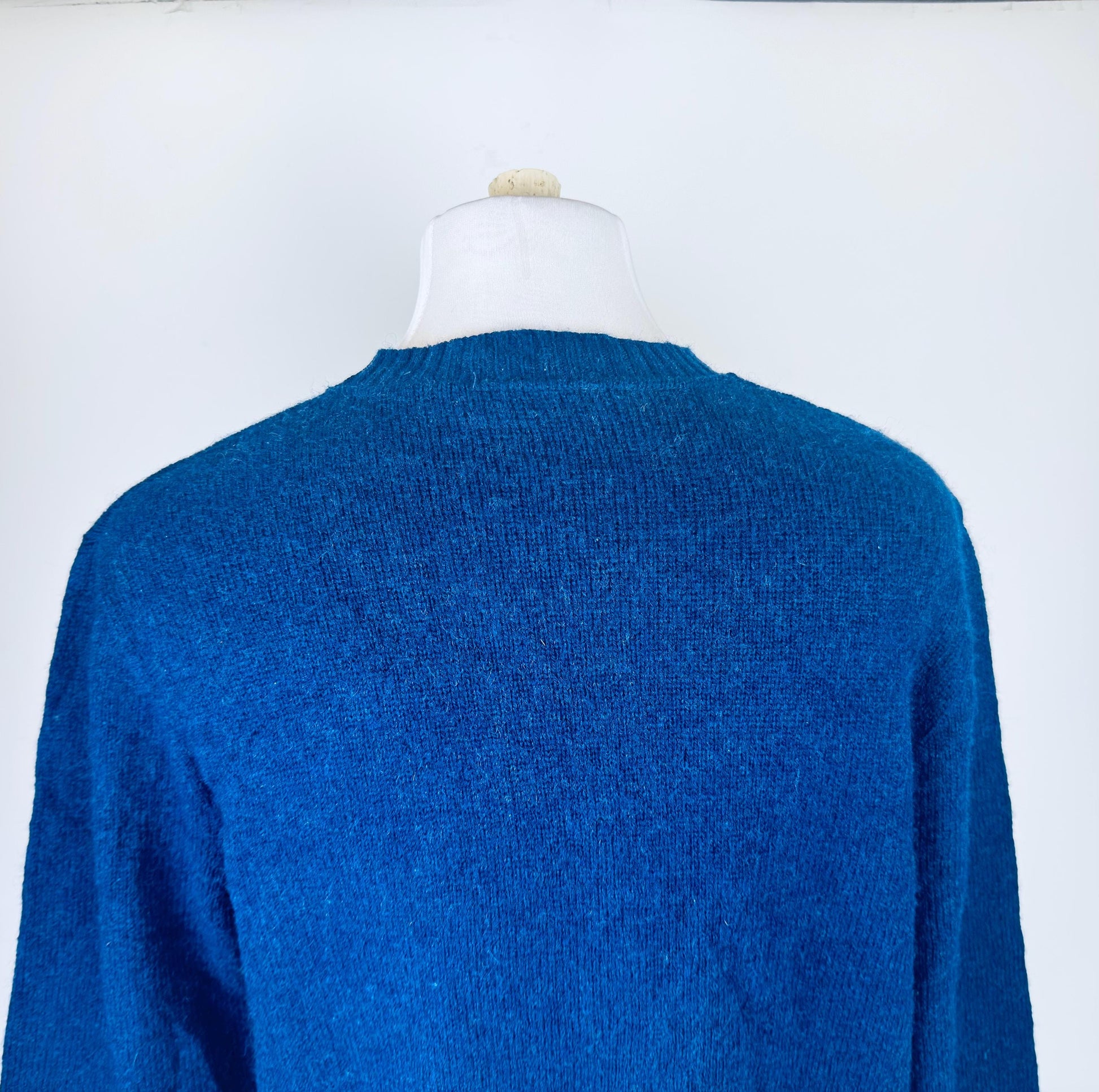 Product image for 'vintage jantzen blue wool sweater size xl made in canada' (view 0d0823)