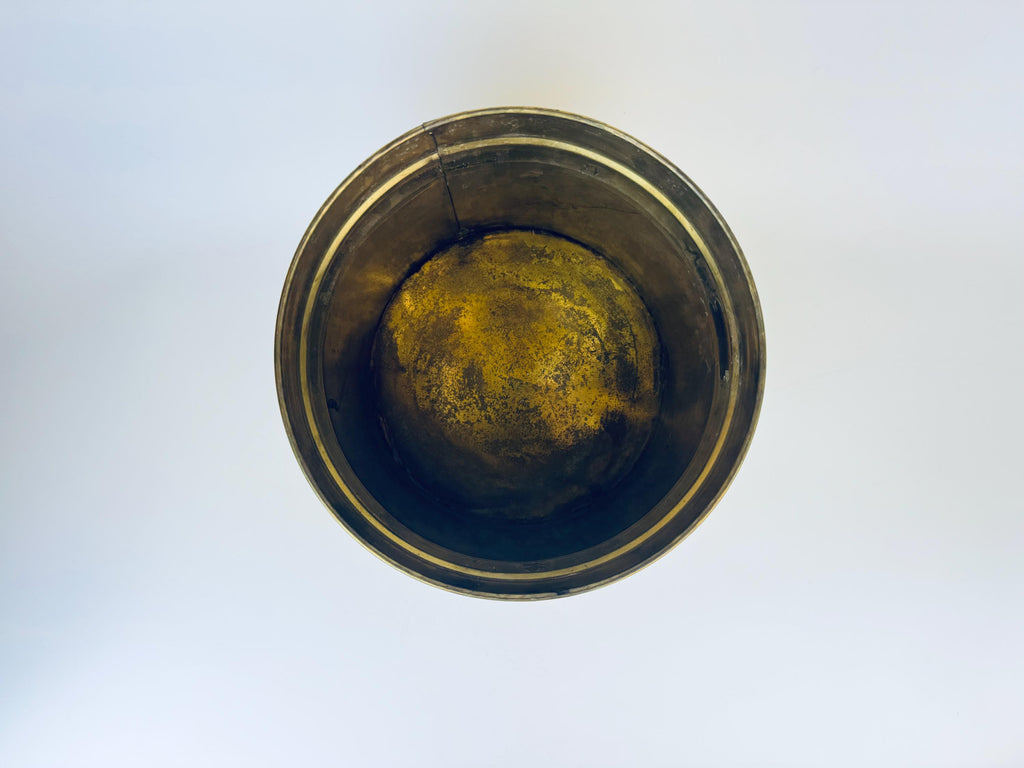 Product image for 'vintage 8 brass circular indoor planter hobnail rim attractive aged patina made in england' (view 7a6d2c)