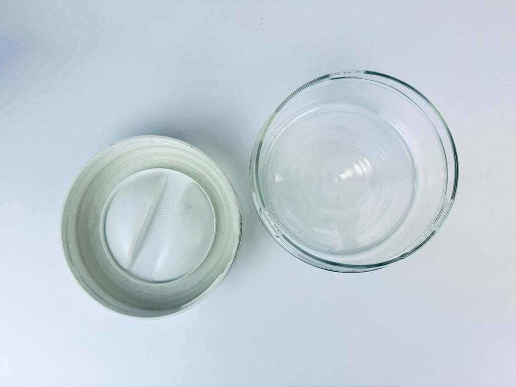 Product image for 'vintage air tight pyrex spice of life glass plastic jar container made in usa sold separately' (view a07177)