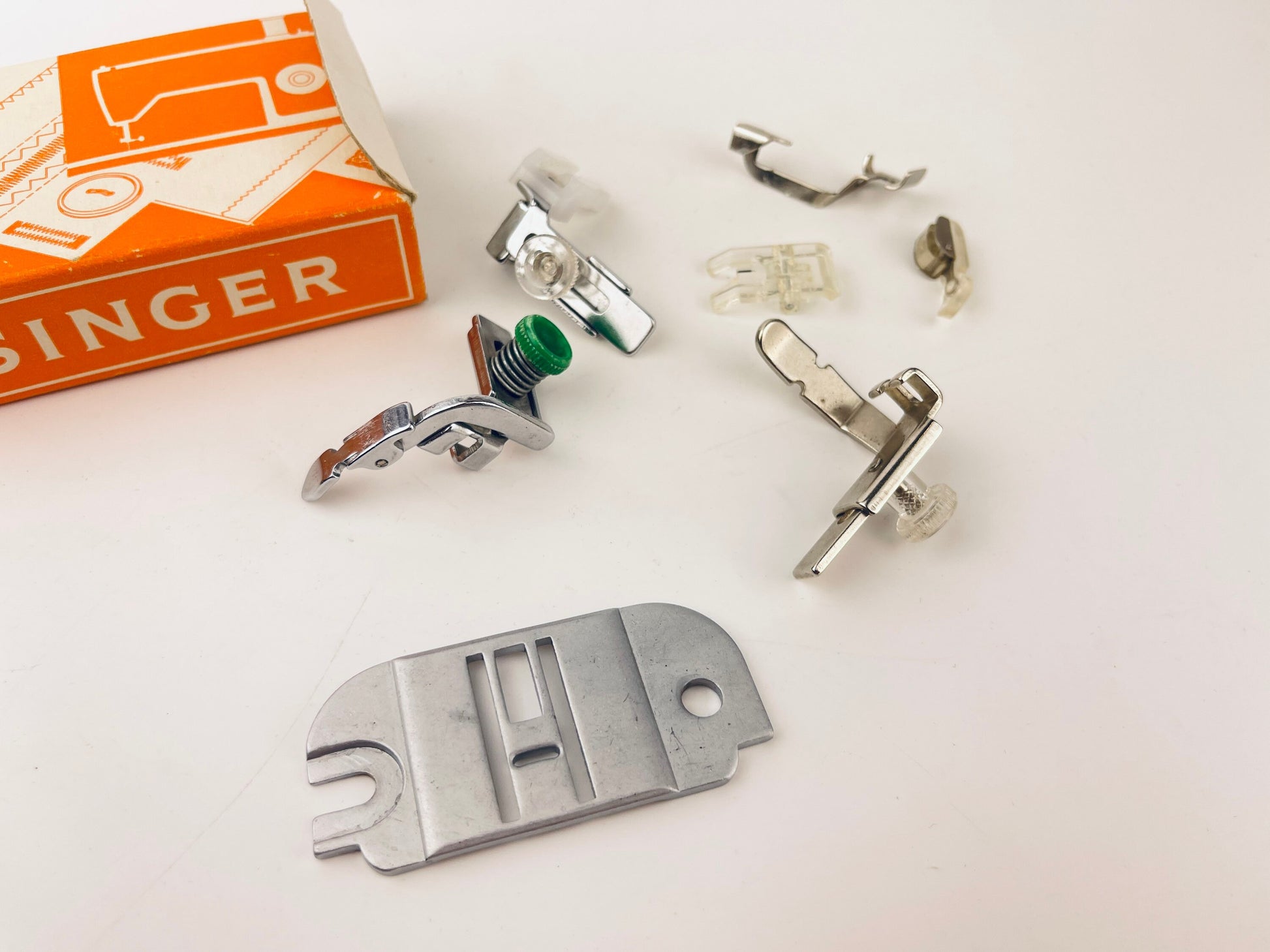 Product image for 'vintage singer needle plate presser foot parts model no 381087 box included' (view 3701ae)