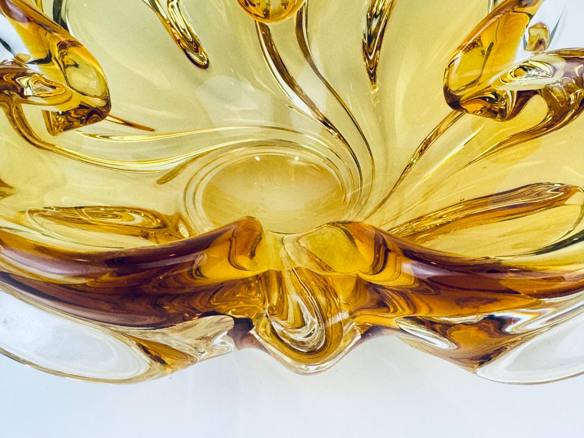 Product image for 'vintage amber chalet glass ashtray bowl made in canada' (view 74628b)