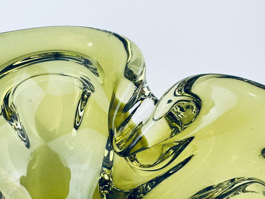Product image for 'vintage olive green chalet glass ashtray bowl made in canada' (view d1a18c)