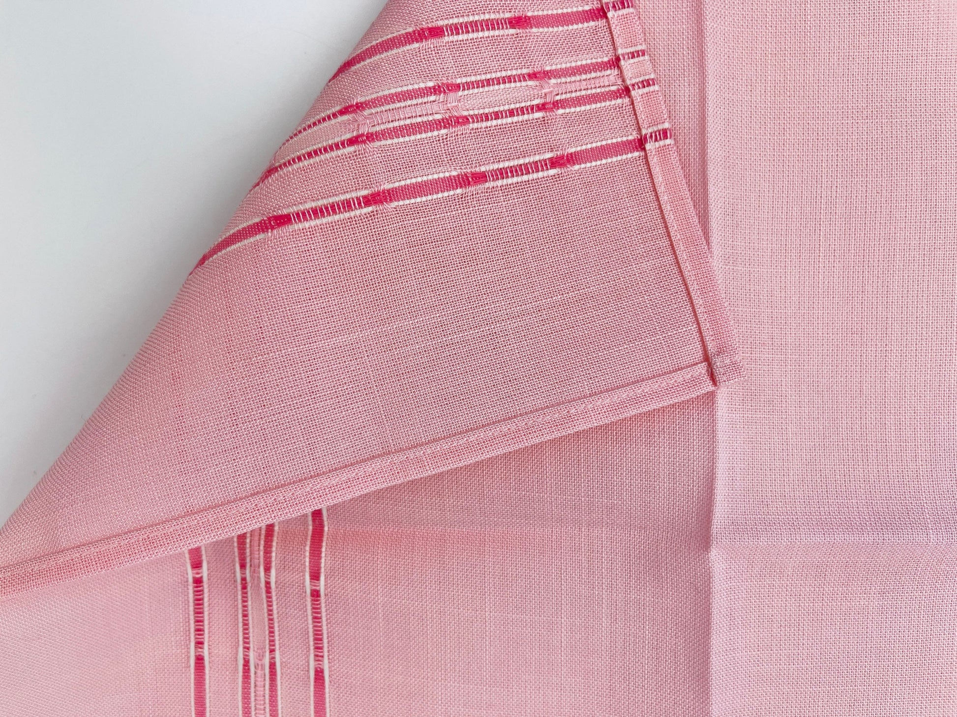Product image for 'vintage sears roebuck co pink white square placemats set of four 4 harmony house made new old stock nos' (view a8cad4)