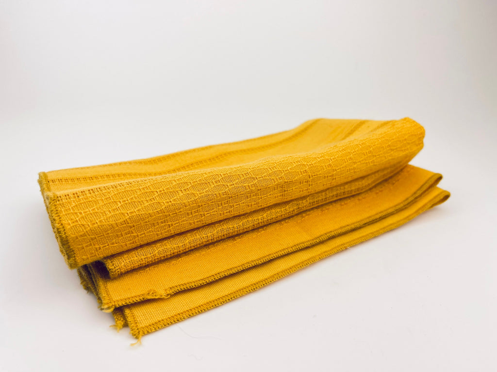 Product image for 'vintage golden yellow square placemats set of two 2' (view 7af623)