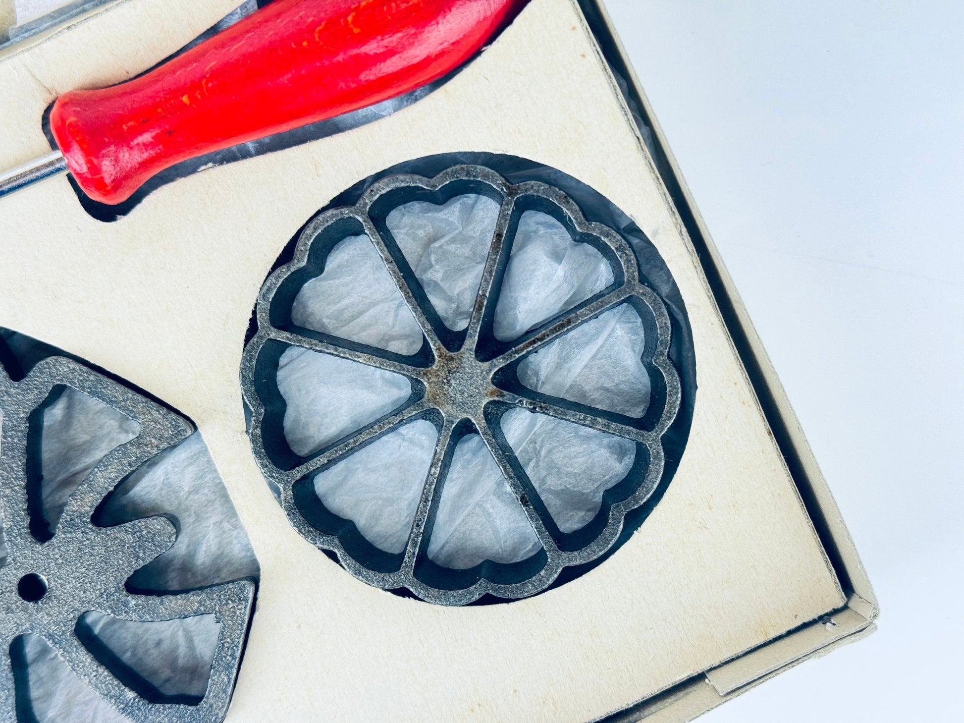 Product image for 'vintage cast iron cook waffle mold press dessert making utensil made in germany by hs waffelbackerei' (view b4b082)