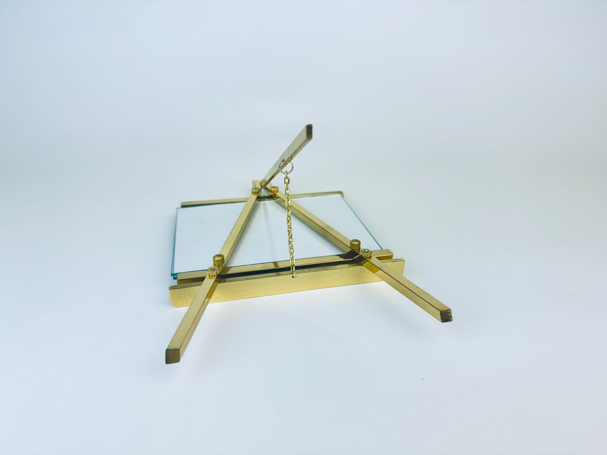 Product image for 'vintage solid brass picture frame easel 3 5 x 5 tabletop mounted made in korea' (view 59720a)